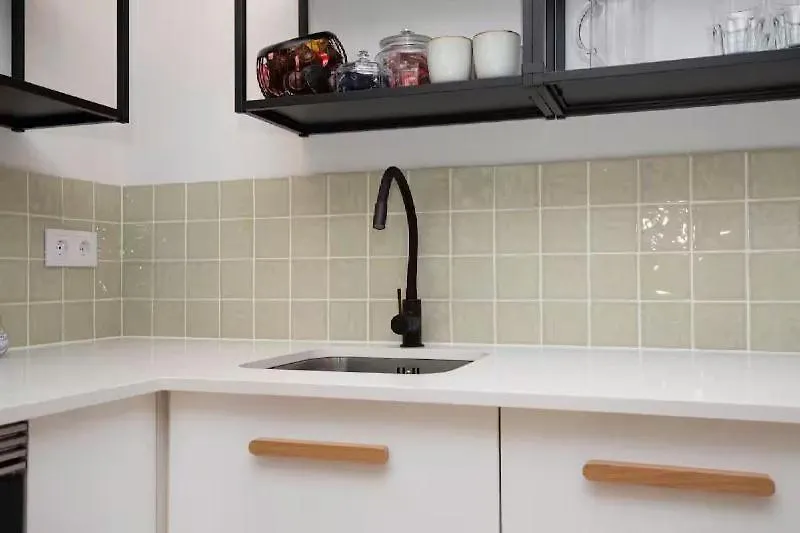 Pool-Lisbon City Centre-Garden-Wifi-1D Apartment 0*, Lisbon Portugal