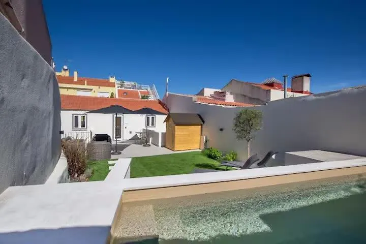 Pool-Lisbon City Centre-Garden-Wifi-1D Apartment