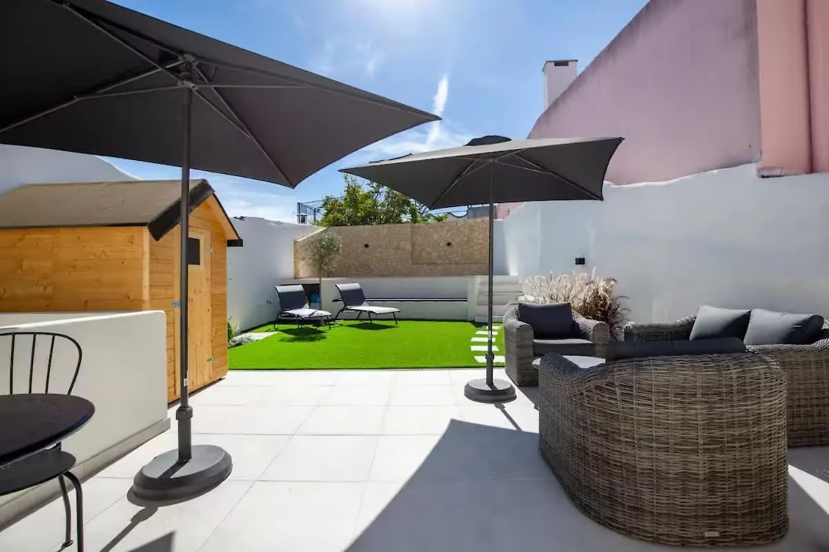 Pool-Lisbon City Centre-Garden-Wifi-1D Apartment Portugal
