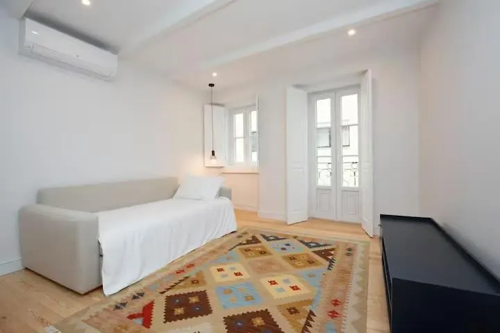 Pool-Lisbon City Centre-Garden-Wifi-1D Apartment 0*, Lisbon