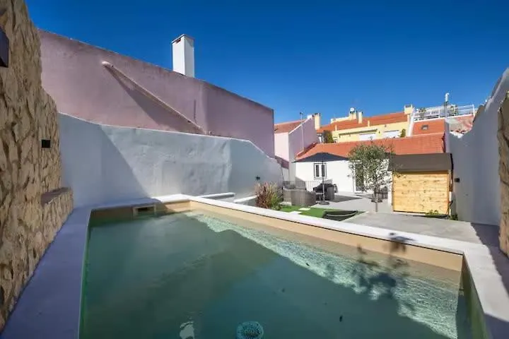 Pool-Lisbon City Centre-Garden-Wifi-1D Apartment 0*, Lisbon