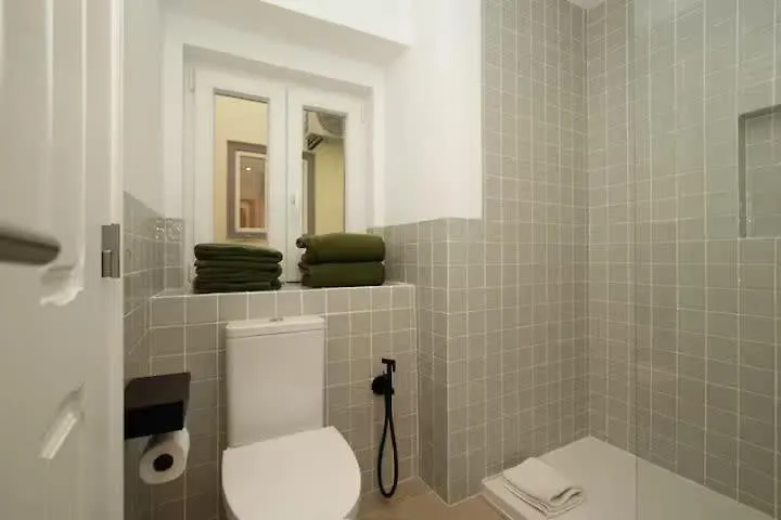 Pool-Lisbon City Centre-Garden-Wifi-1D Apartment 0*, Lisbon